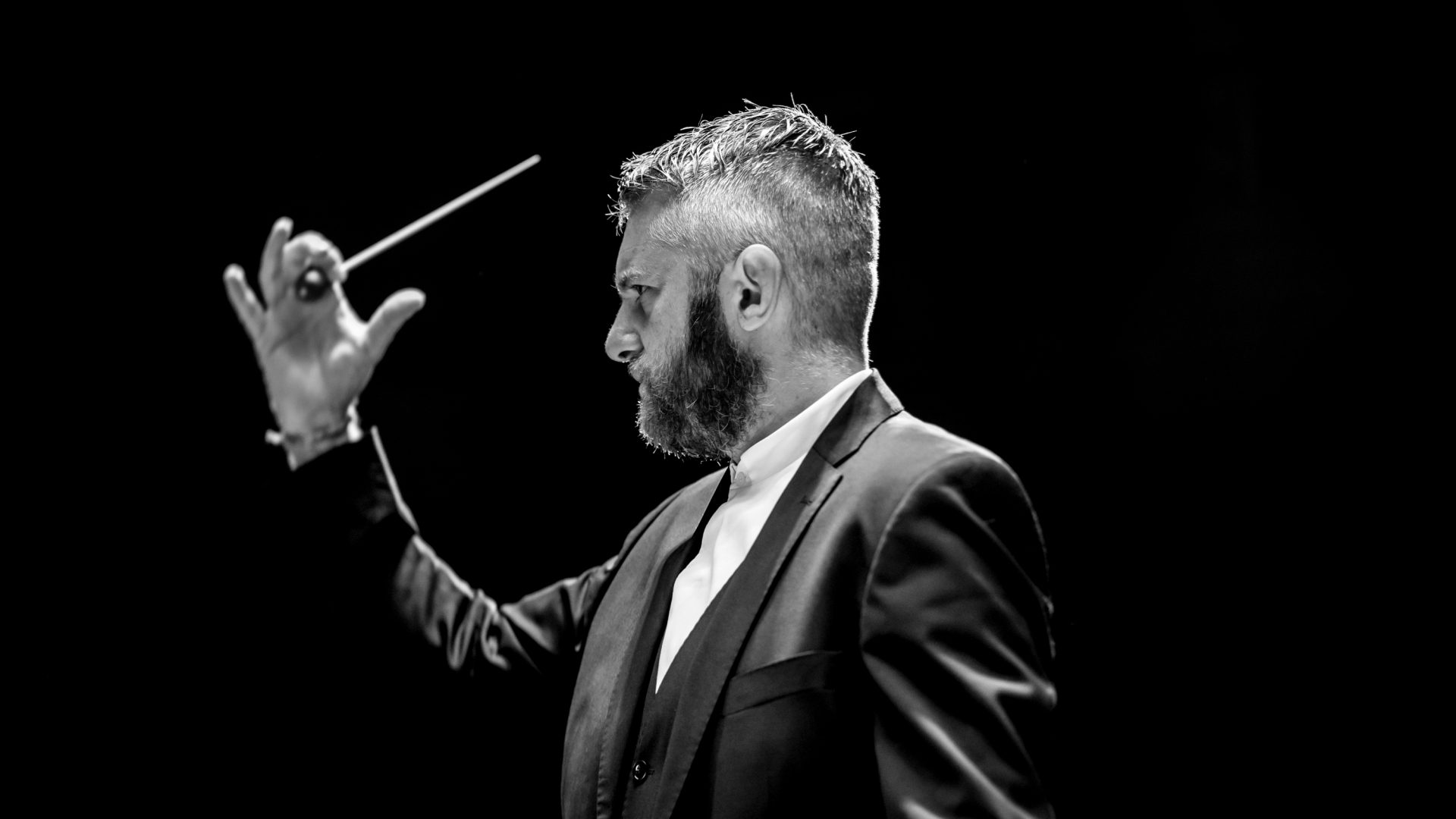 Black and white image of Kirill Karabits Chief Conductor BSO (c) Konrad Cwik